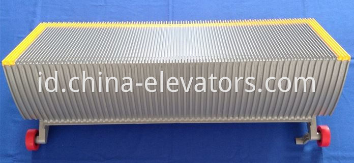 Aluminum Step for Schindler 9300 Escalator with three sides yellow border 